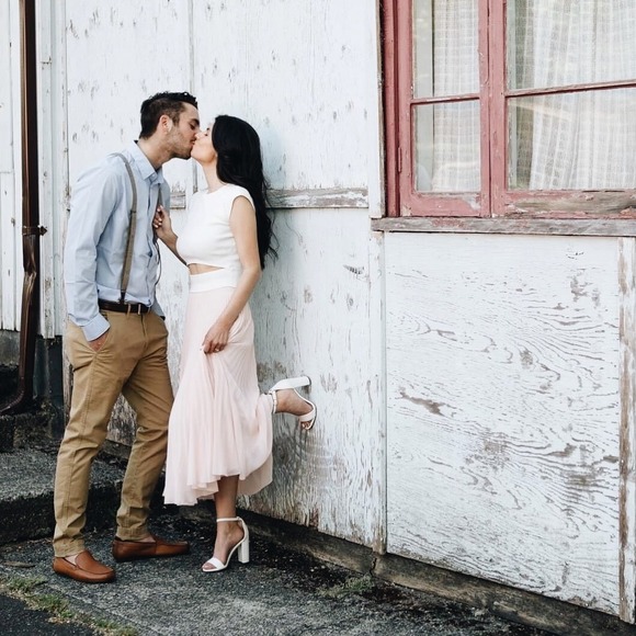 Meet your Posher, Ana - Picture 1 of 1